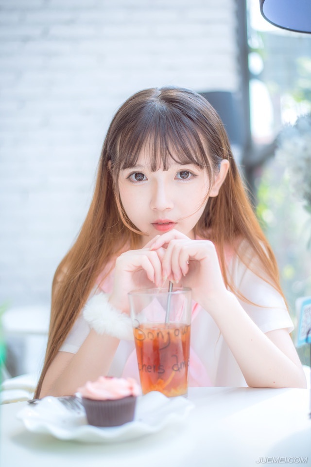 不要抱怨自己所处的环境，如果改变不了环境，那么就改变自己的心态。
